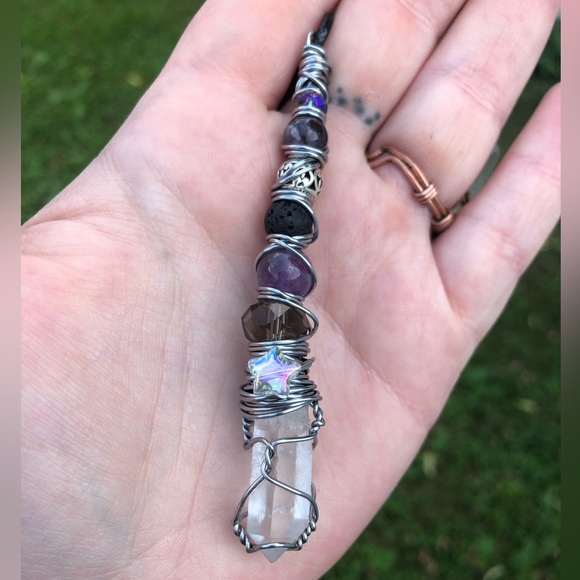Wire Wrapped Clear Quartz Point Amethyst Sorcerer Wand / Necklace / Oddity - Picture 5 of 13